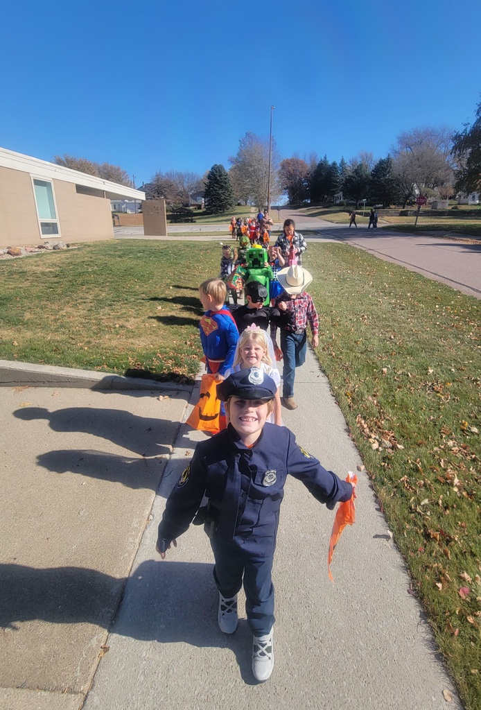 1st grade had a great time trick or treating around to the local businesses! Thank you to all who participated!
